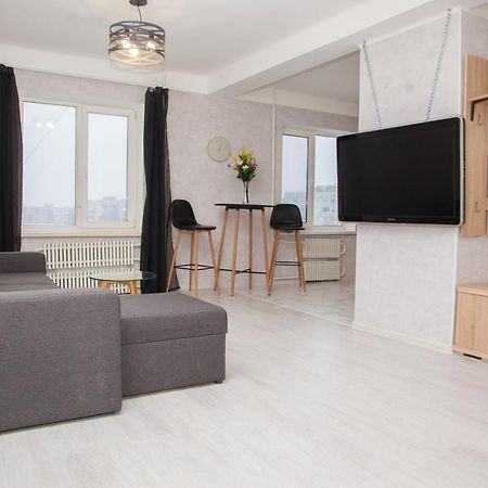 2 Rooms Luxury Apartment On Shkilna 34 Street Zaporizhia 외부 사진